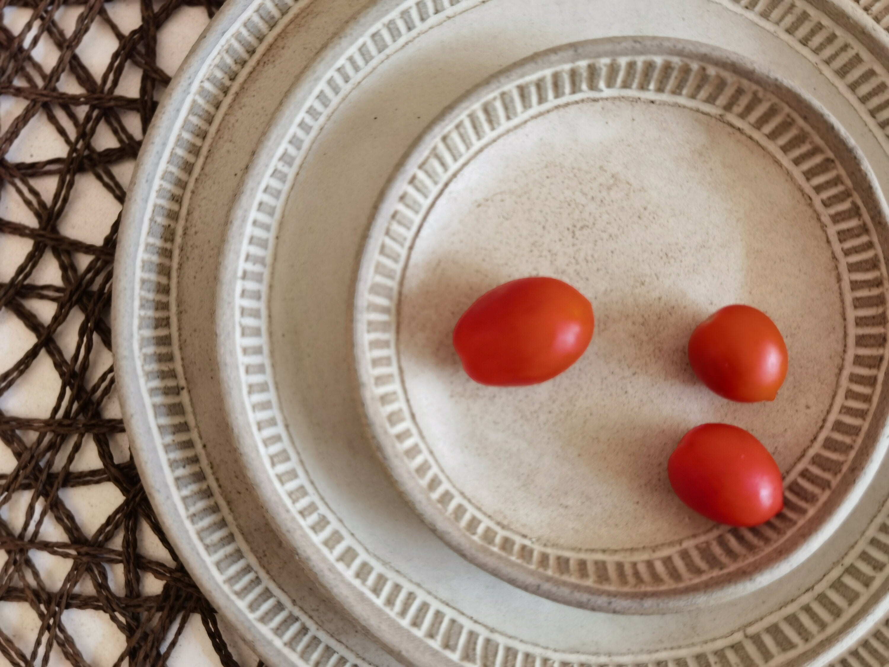 Set of 2 Beige Ceramic Dinner Plates: Engraved Stoneware